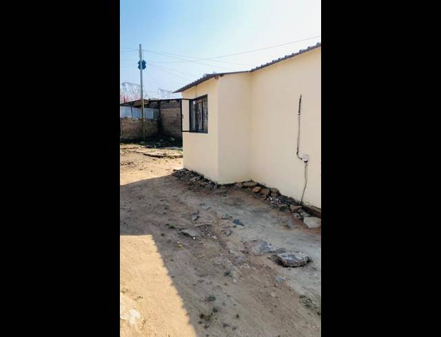 2 BEDROOM HOUSE FOR SALE IN OLIEVENHOUTBOSCH